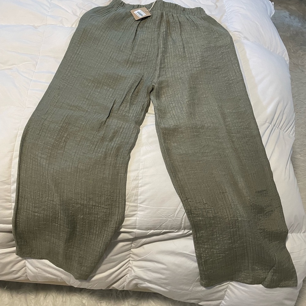 Blu Pepper Sage Green Textured Pants